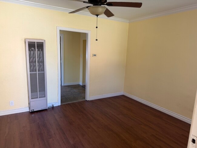 living room - 553 Lincoln Ave