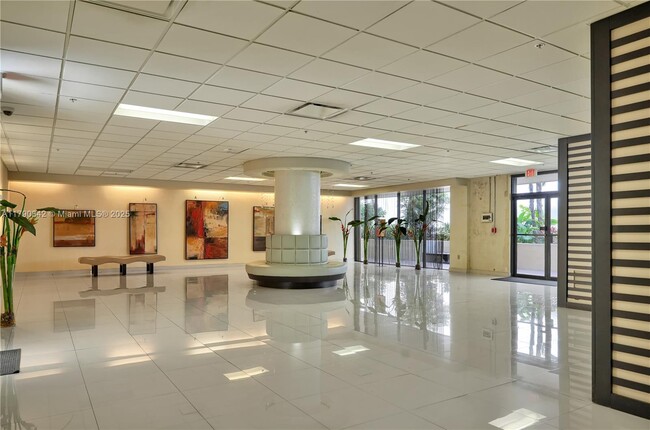 Building Photo - 1623 Collins Ave