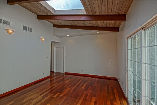 Building Photo - 1x 3906-3908