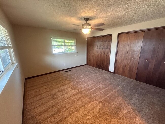 Building Photo - 2100 Hobert St