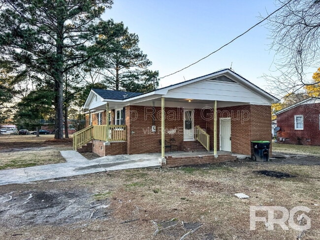 Building Photo - 530 Hillcrest Ave