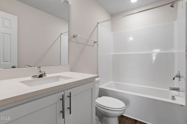 Building Photo - 1025 Peony Ln