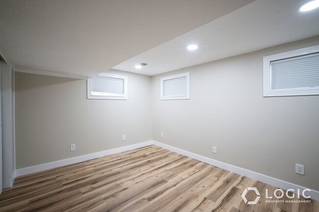 Building Photo - 19 E 1300 S