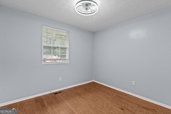 Building Photo - 5136 Rock Glen Dr