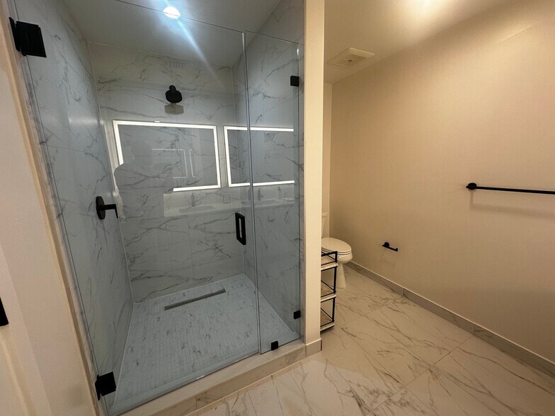 Building Photo - 108 SE 3rd Ave