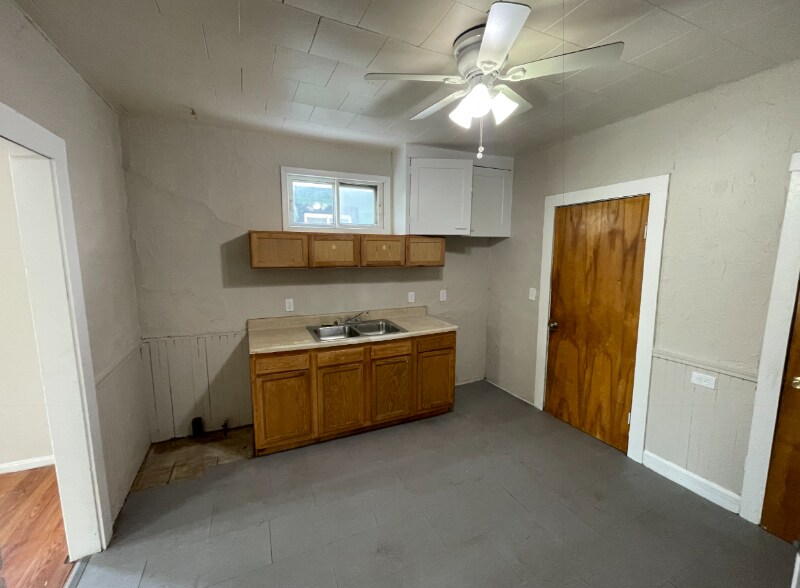 Building Photo - 3413 E 72nd St