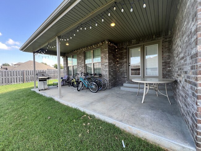 Building Photo - 661 Fox Spur