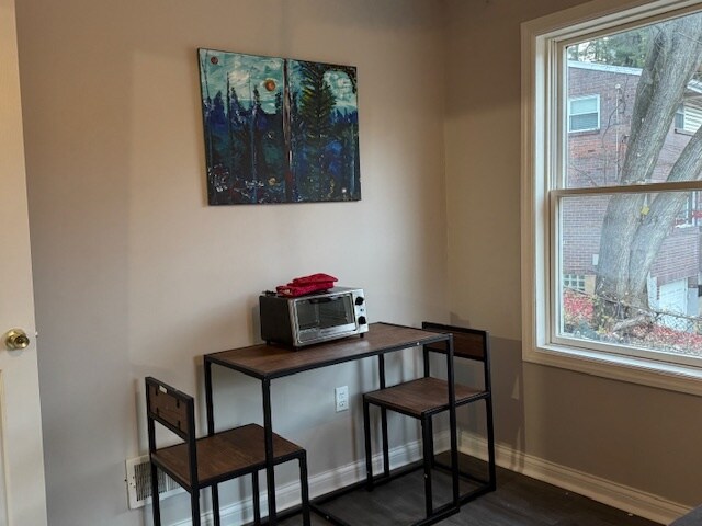 Building Photo - 2259 Potomac Ave