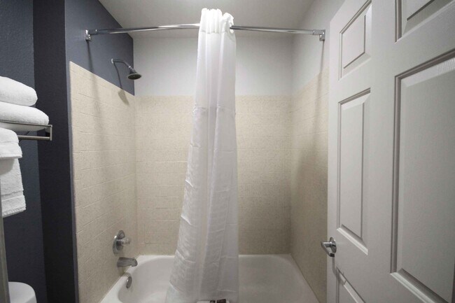 Building Photo - Furnished Studio-Albuquerque - Rio Rancho Blvd.