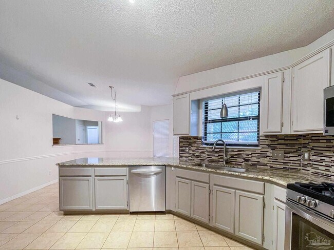 Building Photo - 9049 Bluebay Ln
