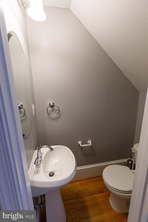 Building Photo - 809 Kentucky Ave SE