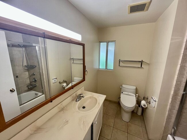 Building Photo - Charming 4BD/2BA Home in Prime Mountain Vi...