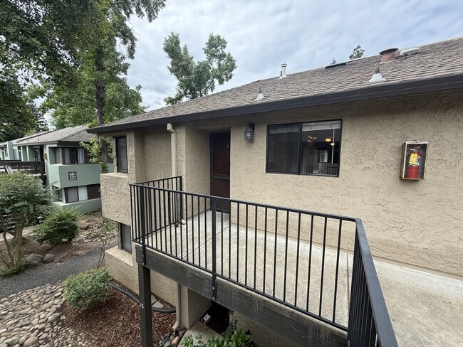 Building Photo - 1420 Sherman Ave