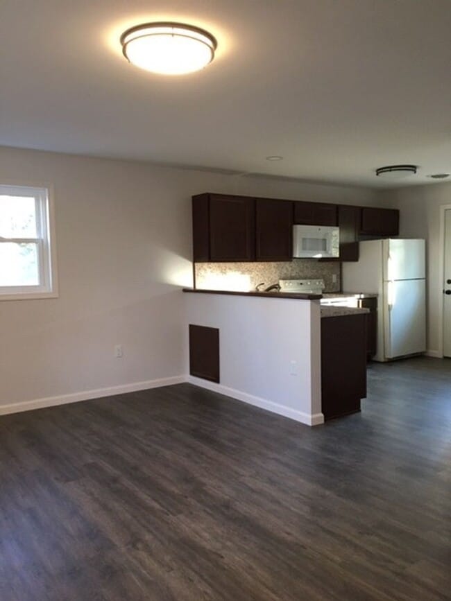 Building Photo - Single Family Home