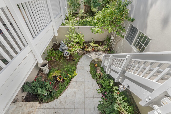 Building Photo - 14646 Fieldstone Dr