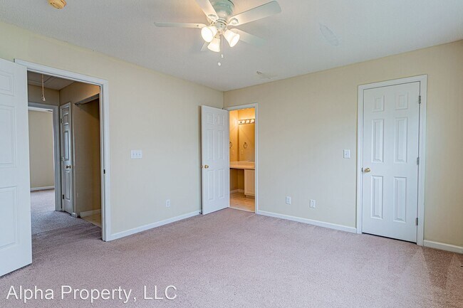 Building Photo - 2 br, 2.5 bath House - 111 Waterford Park Dr