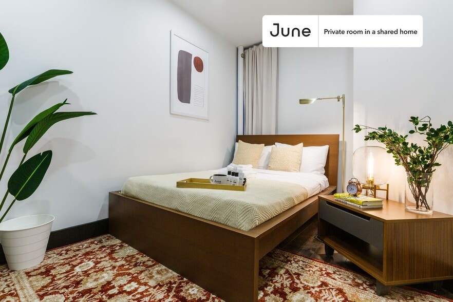 Building Photo - Room in Shared 3 bed/1 bath home