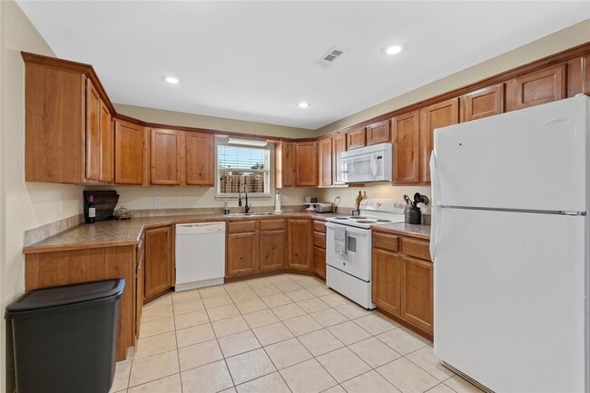 Building Photo - 4462 W Alberta St