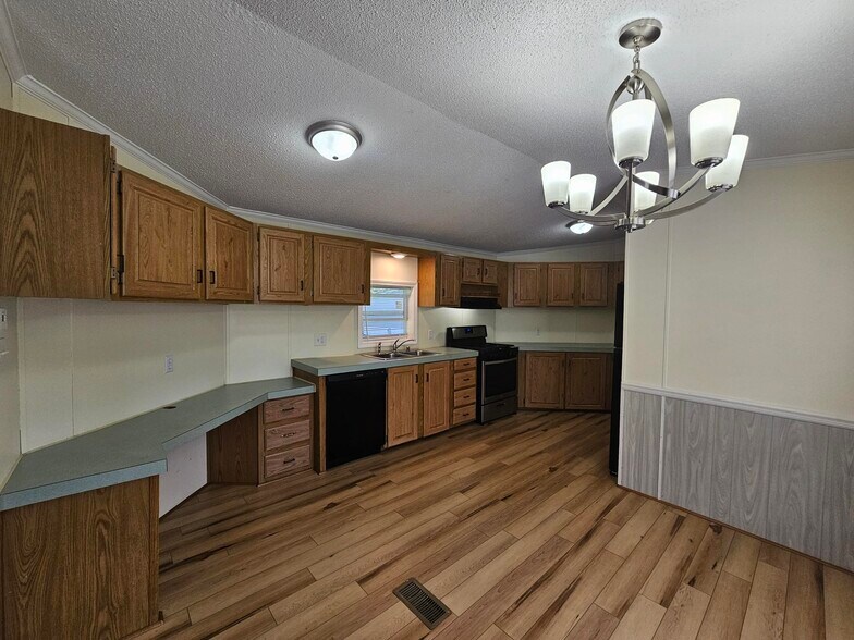 Building Photo - 25 Mapledale Acres