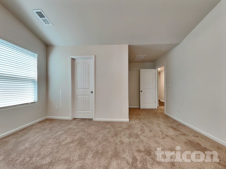 Building Photo - 202 Sundew Rd