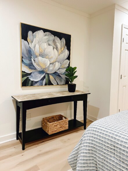 Building Photo - 102 Church St