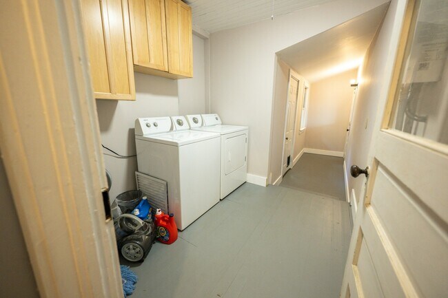 Building Photo - 809 Montreat Rd