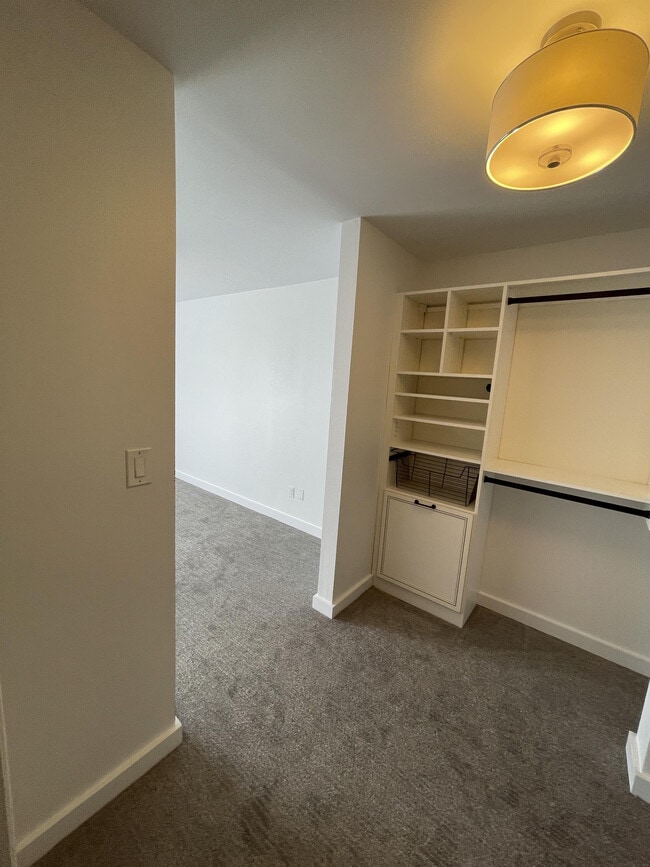 Building Photo - 6455 La Jolla BoulevardUnit 245 Ln