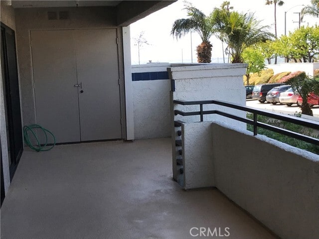 Building Photo - 220 Nice Ln