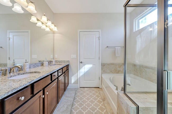 Building Photo - Sparkling clean 4 bedroom home in Spring H...