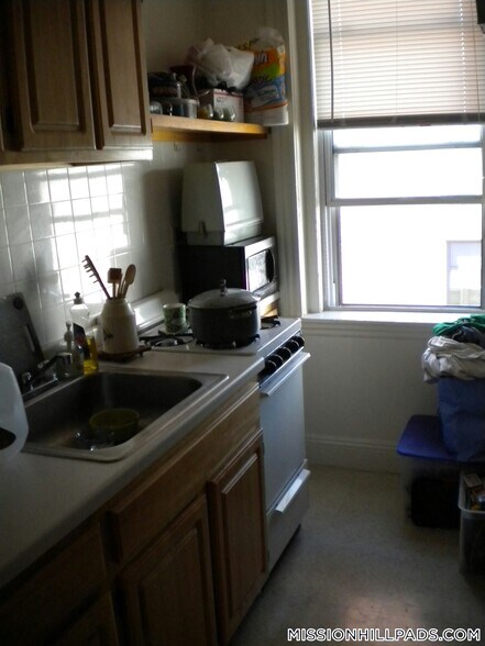 Building Photo - 49 Worthington St