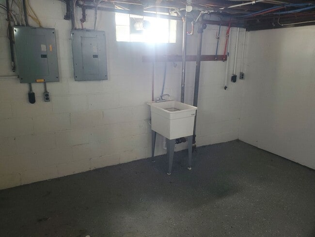 Building Photo - 4556 N 65th St