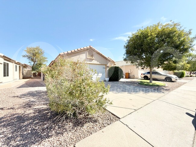 Primary Photo - 1150 W Lark Dr