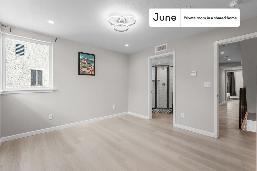Building Photo - Room in Shared 5 bed/5 bath home in Boyle Heights