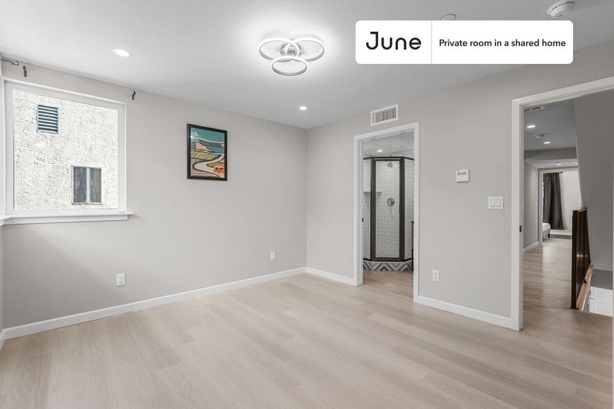 Building Photo - Room in Shared 5 bed/5 bath home
