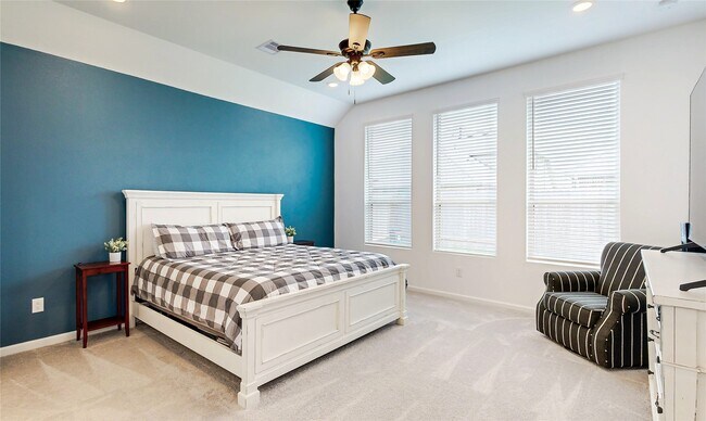 Building Photo - 711 Hooks Trl