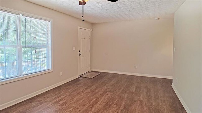 Building Photo - 2885 Center St