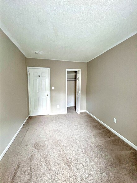 Building Photo - 1524 Township Cir