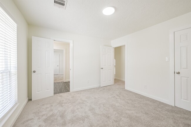 Building Photo - 19507 Spoonwood Dr