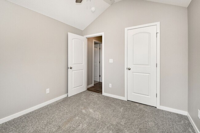 Building Photo - Great spacious home in Willard