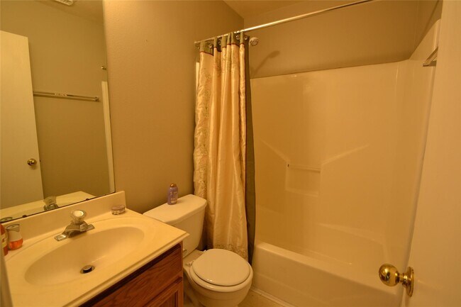 Building Photo - 5126 Riverwood Dr