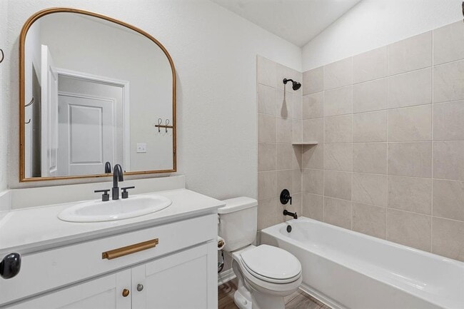 Building Photo - 2807 Rustic Hills Dr