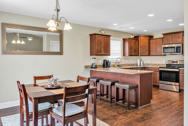 Building Photo - 293 Crossroads Store Dr