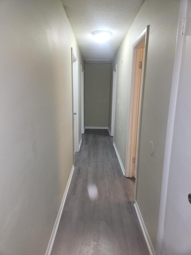 Building Photo - 128 Cherryview Ln
