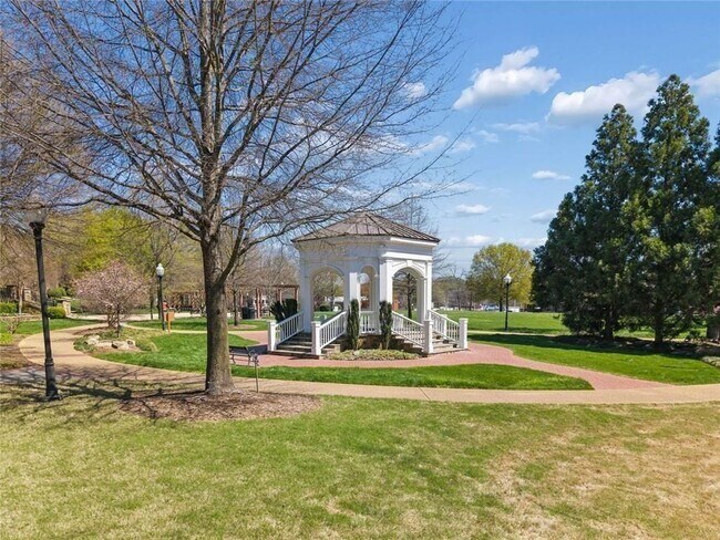 Building Photo - 124 Parkside W Ct