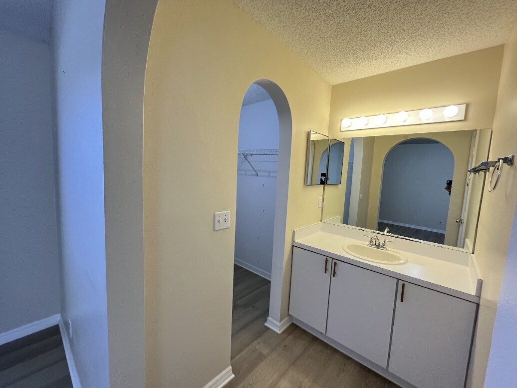 Building Photo - 11483 Kimberly Forest Dr
