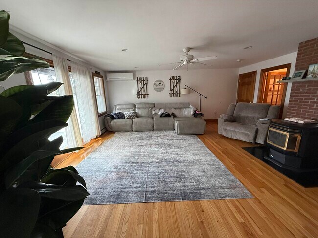 Building Photo - 116 Hilliard Rd