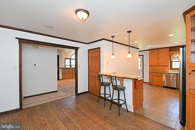 Building Photo - 306 Cedar Hill Rd