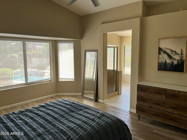 Building Photo - 1181 W Goldfinch Way