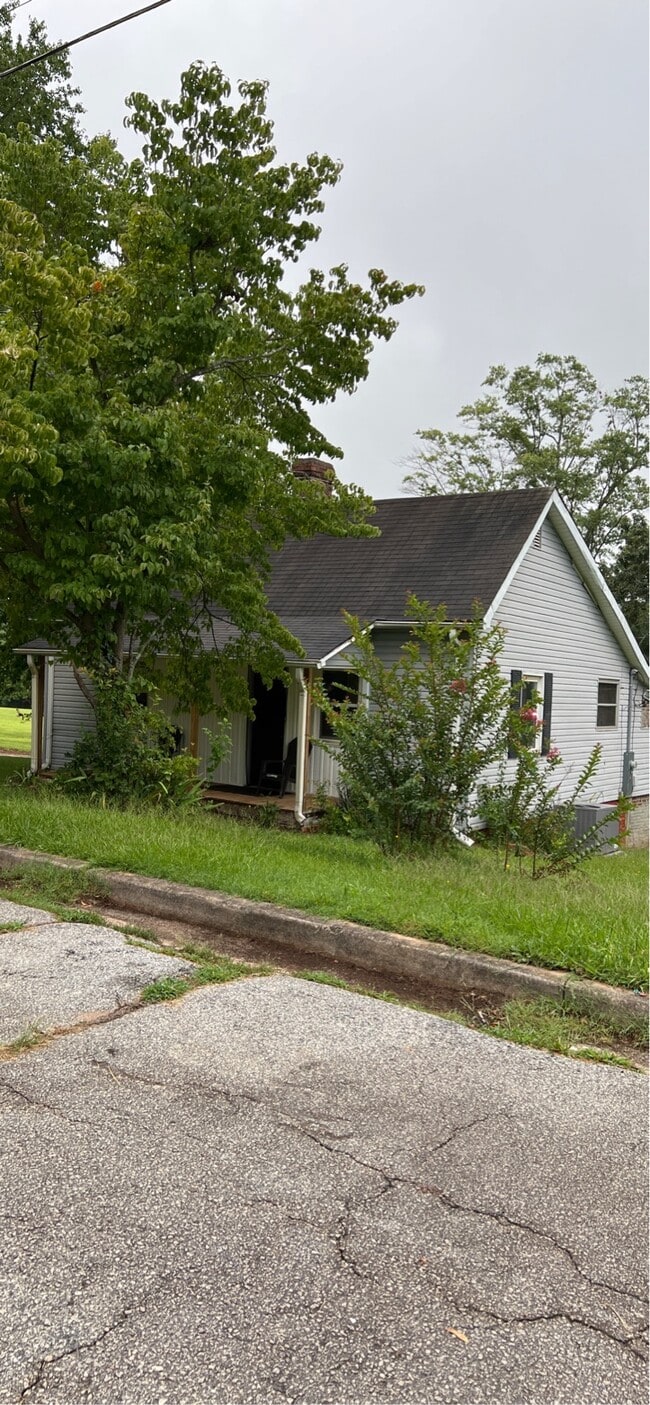 Primary Photo - 20 E St