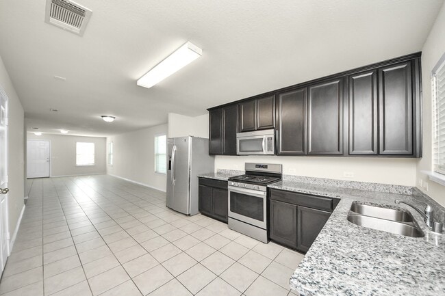 Building Photo - 2710 Lapwing Dr.
